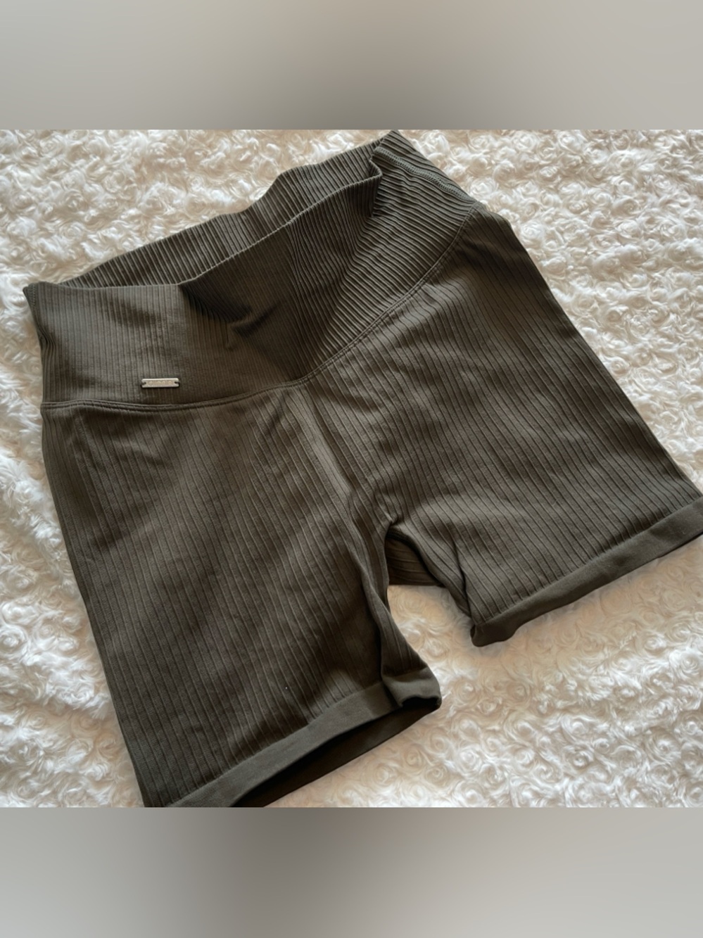 High-Rise Ribbed Bike Shorts in Olive Green